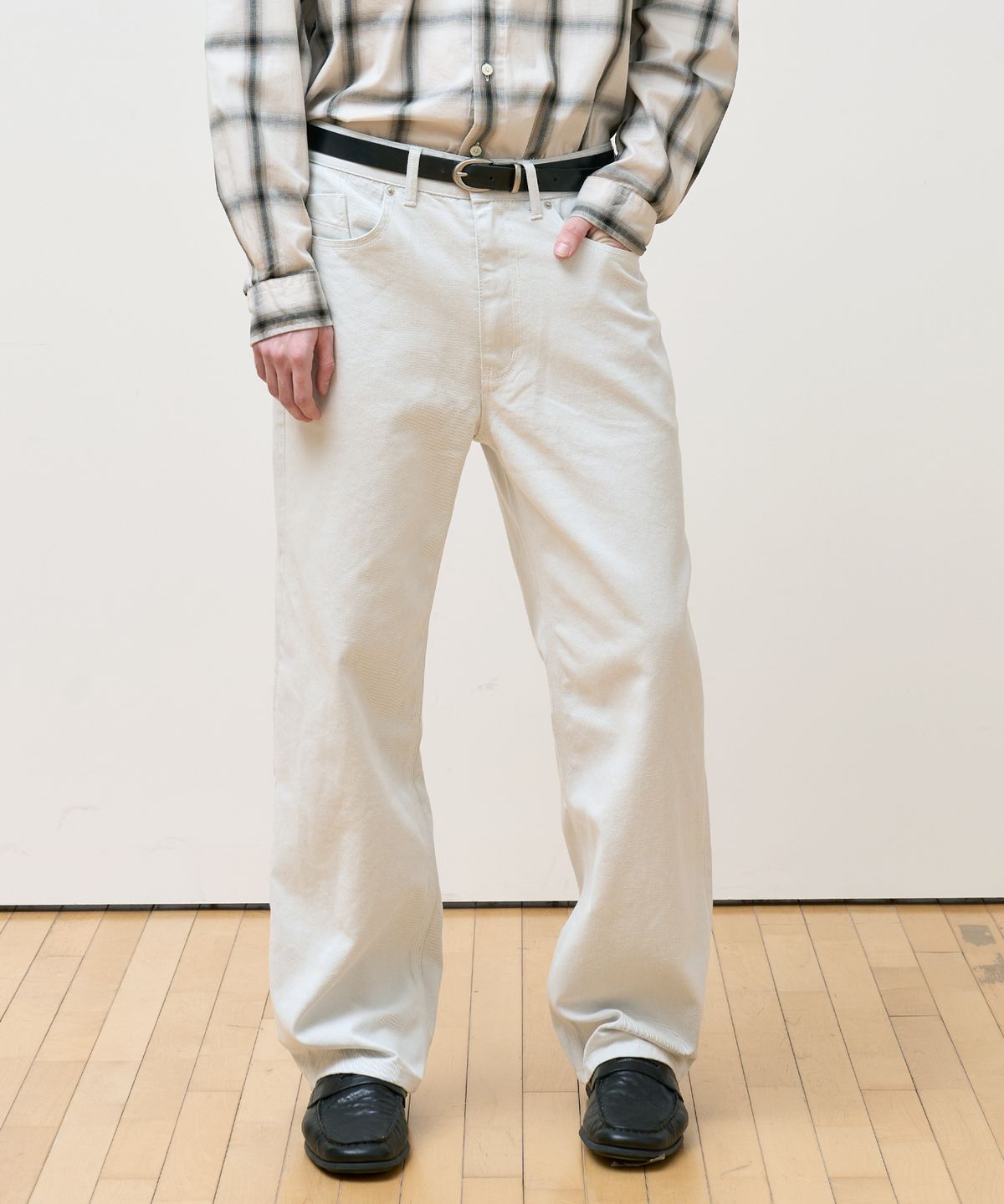 노운(NOUN) 레귤러 스트레이트 데님 팬츠 (스모크 화이트)