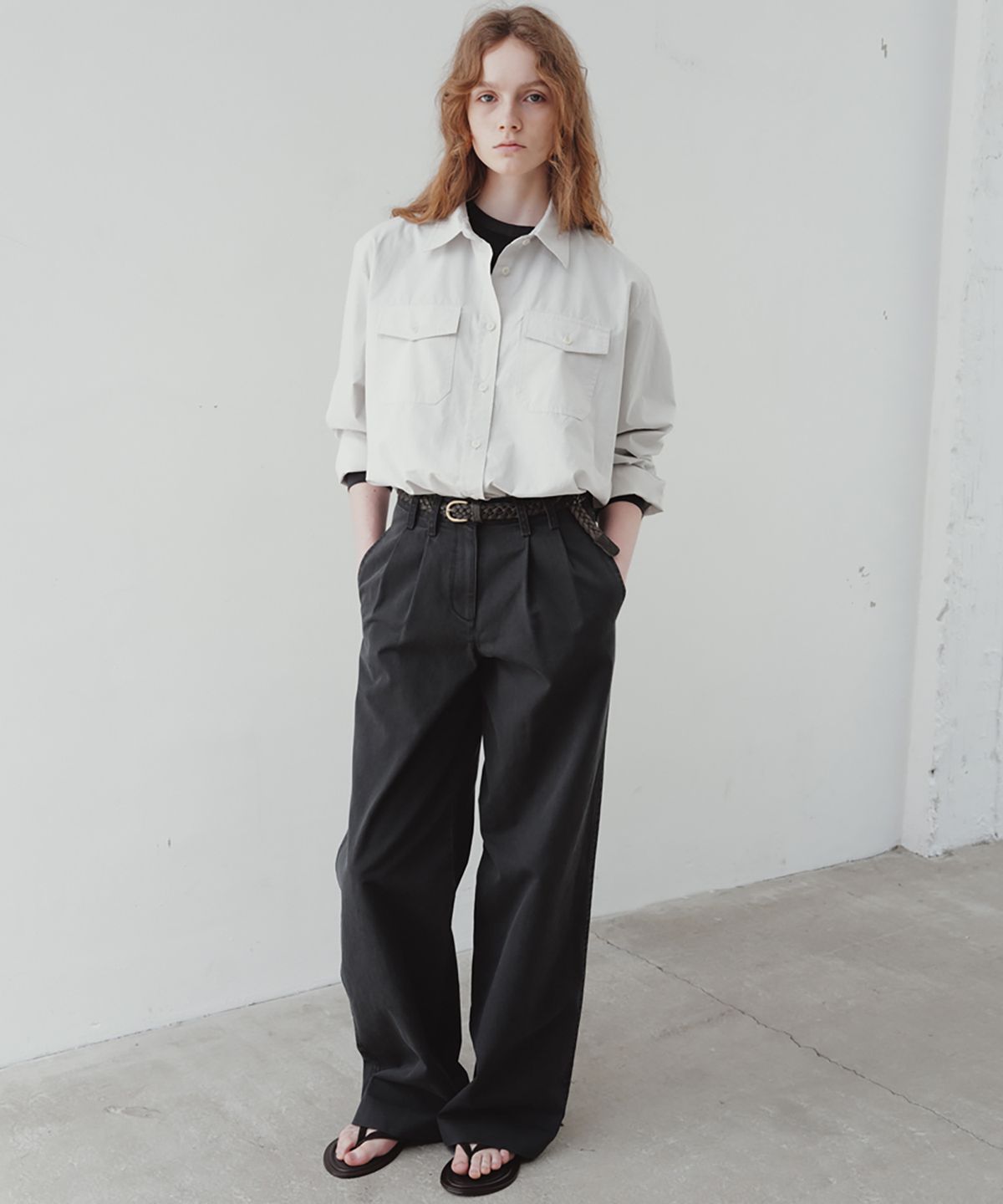 르(LE) washed double-pleated pants (charcoal)