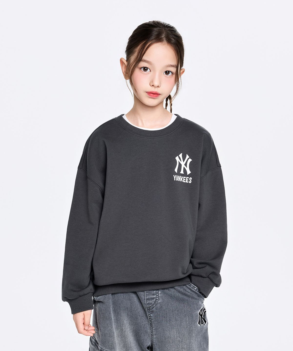 엠엘비 키즈(MLB KIDS) 스트릿 드로잉 베어 기모 맨투맨 NY (D.Charcoal Grey)
