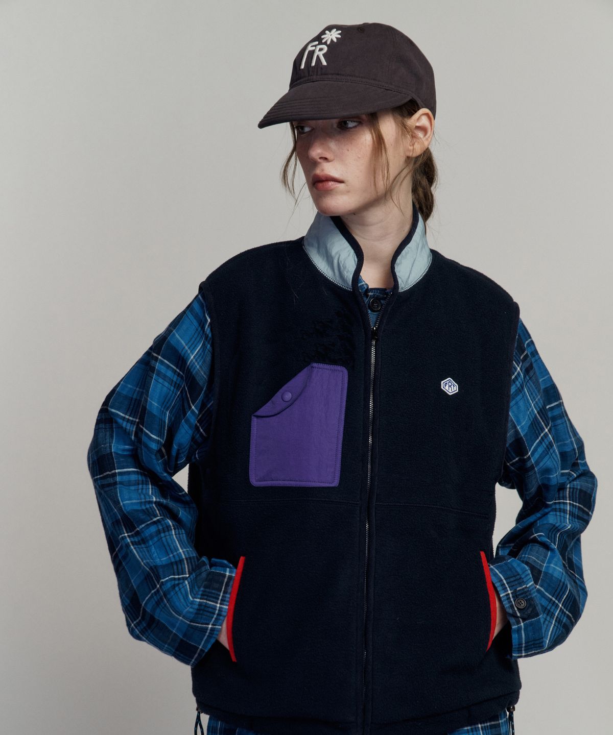 프리터(FRITUR) Round Pocket Fleece Vest Navy_F263VE01