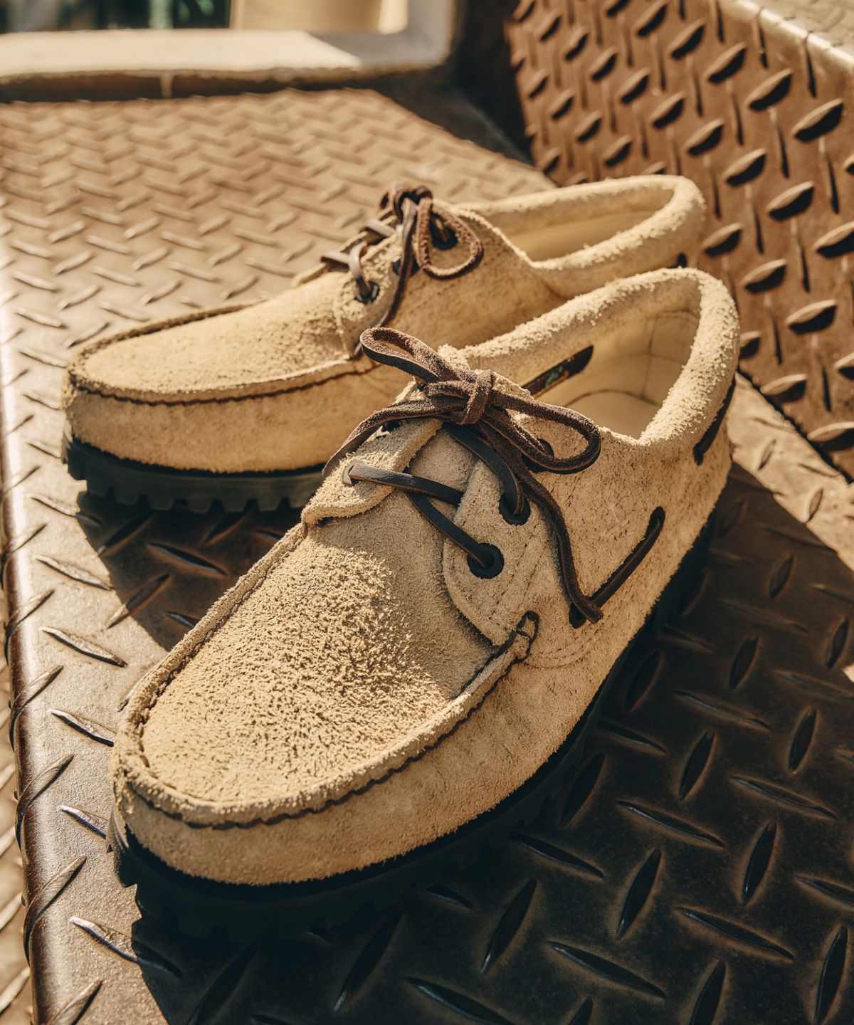 팀버랜드(TIMBERLAND) (공용) 어센틱 보트 슈즈 - 미디엄 베이지 스웨이드 / A2PDQ-EW1