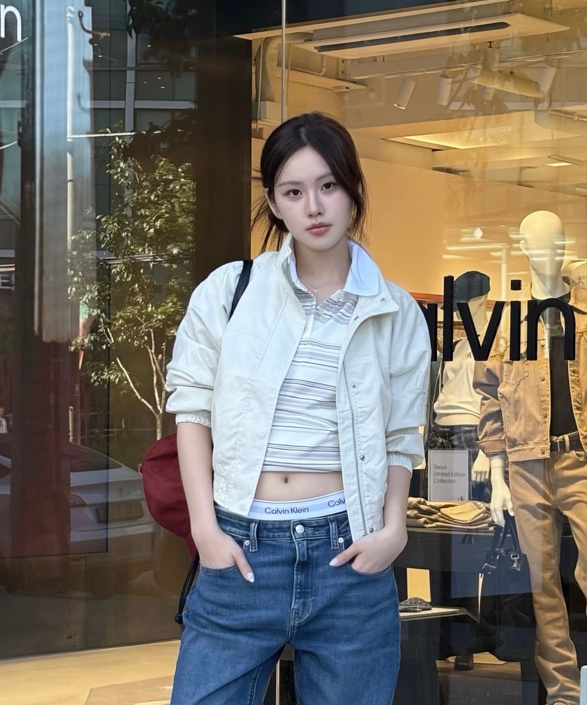 캘빈클라인 진(CALVIN KLEIN JEANS) 여성 AOP 로고 자카드 윈드 자켓 47H519G YAS