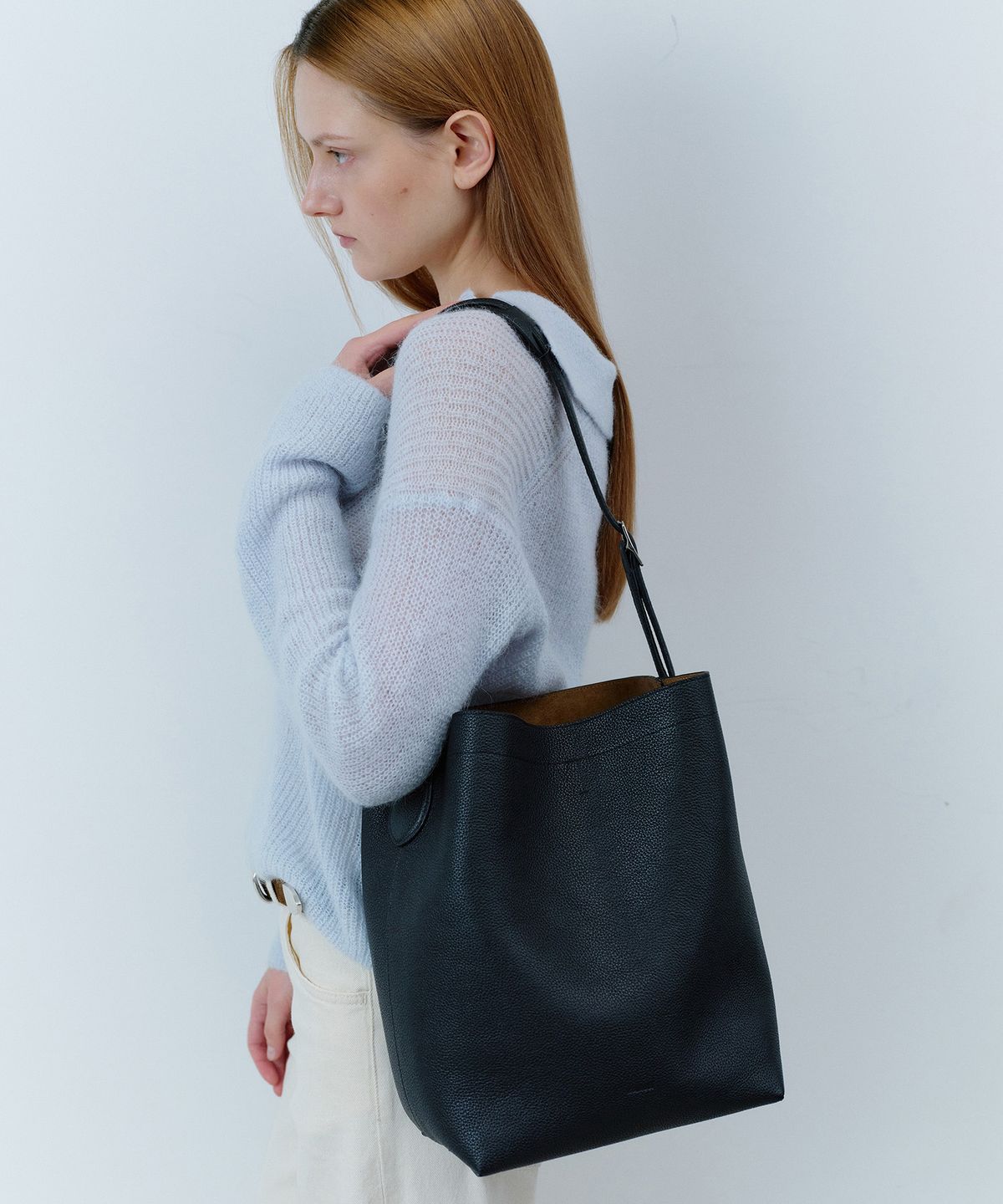 코이무이(KOIMOOI) Pause Hobo Bag Medium (Black)