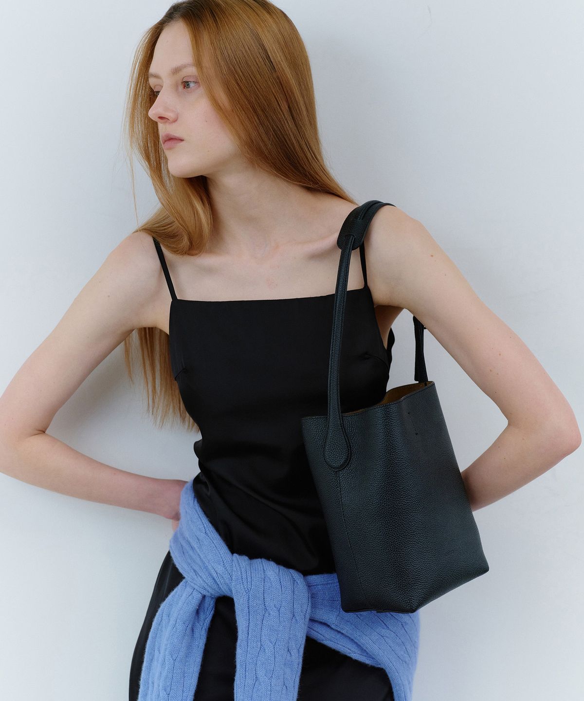 코이무이(KOIMOOI) Pause Hobo Bag Small (Black)