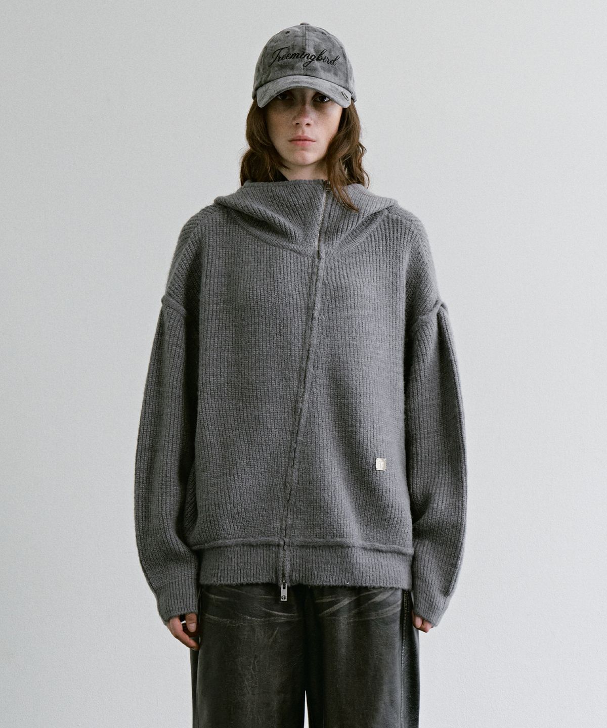 트리밍버드(TREEMINGBIRD) Diagonal Zip-up Knit Hoodie [ Gray ]