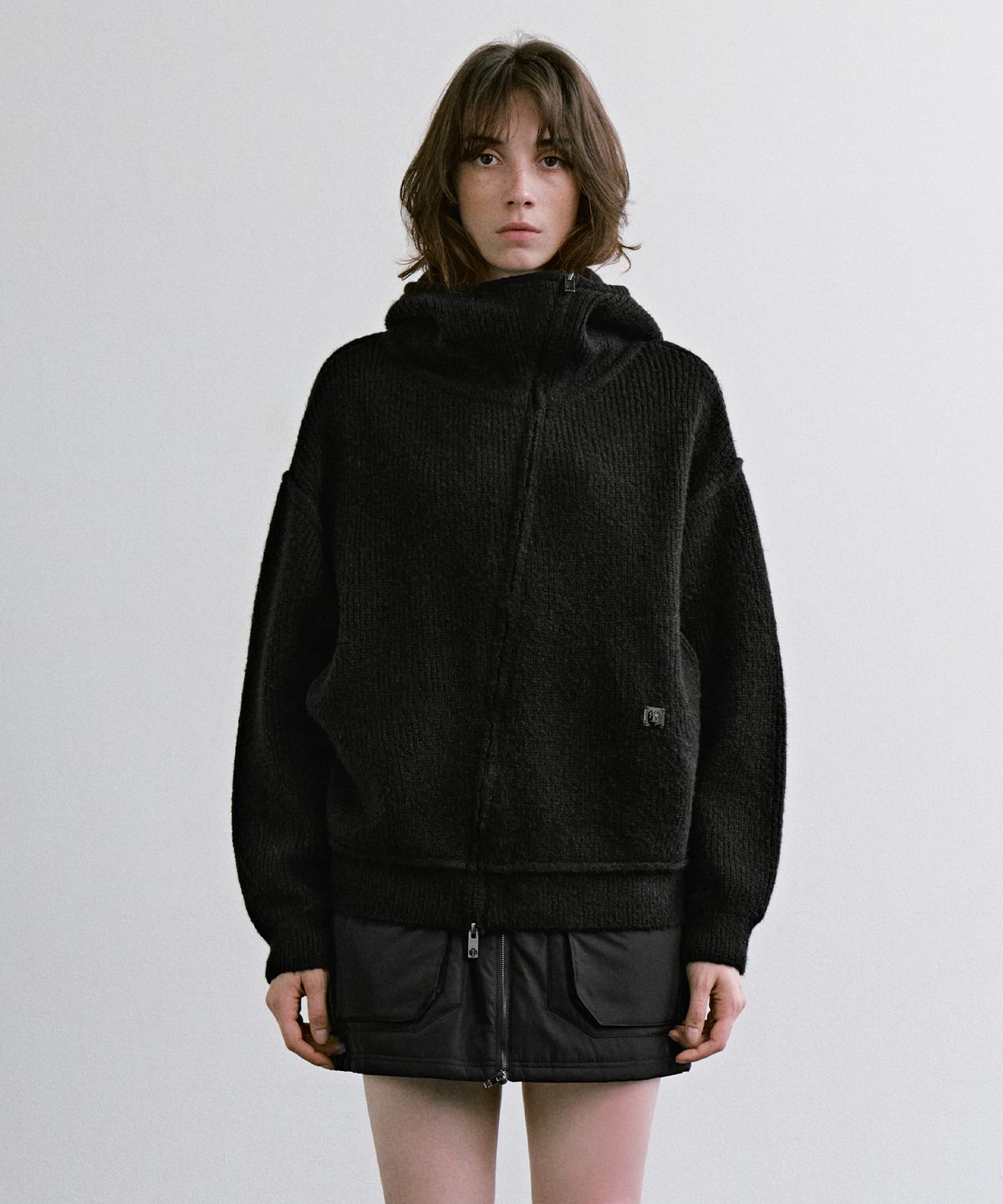 트리밍버드(TREEMINGBIRD) Diagonal Zip-up Knit Hoodie [ Black ]