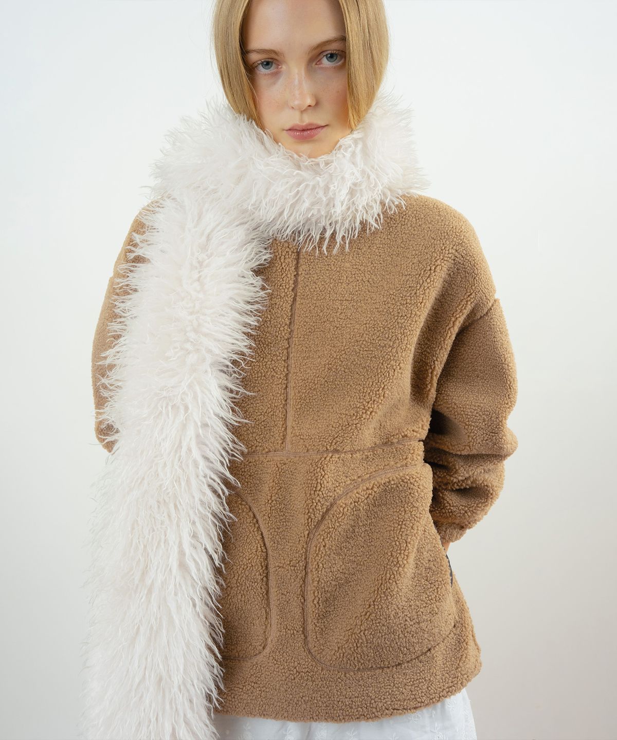 시눈(SINOON) Fluffy Hairy Fur Scarf (Ivory)
