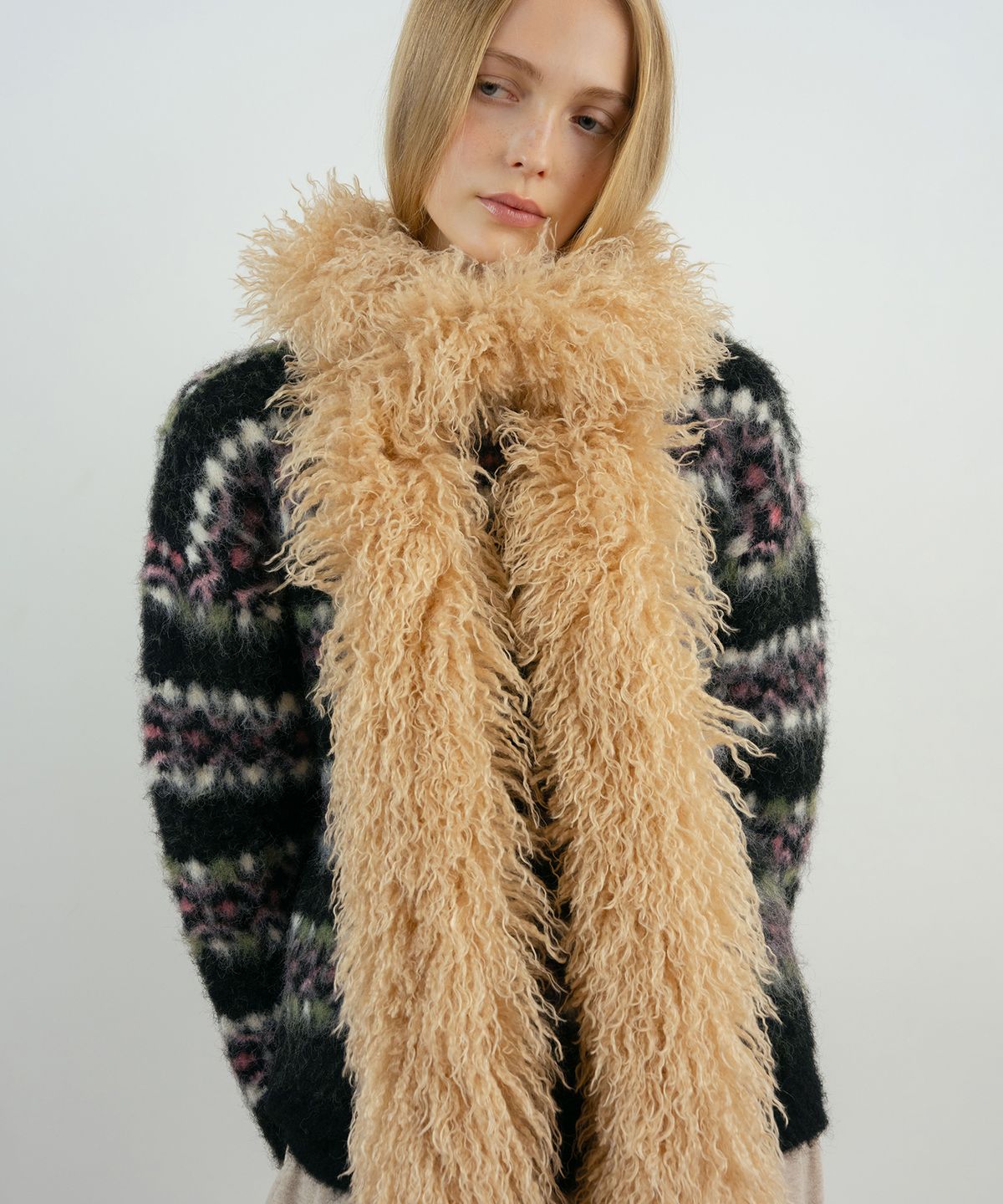 시눈(SINOON) Fluffy Hairy Fur Scarf (Beige)