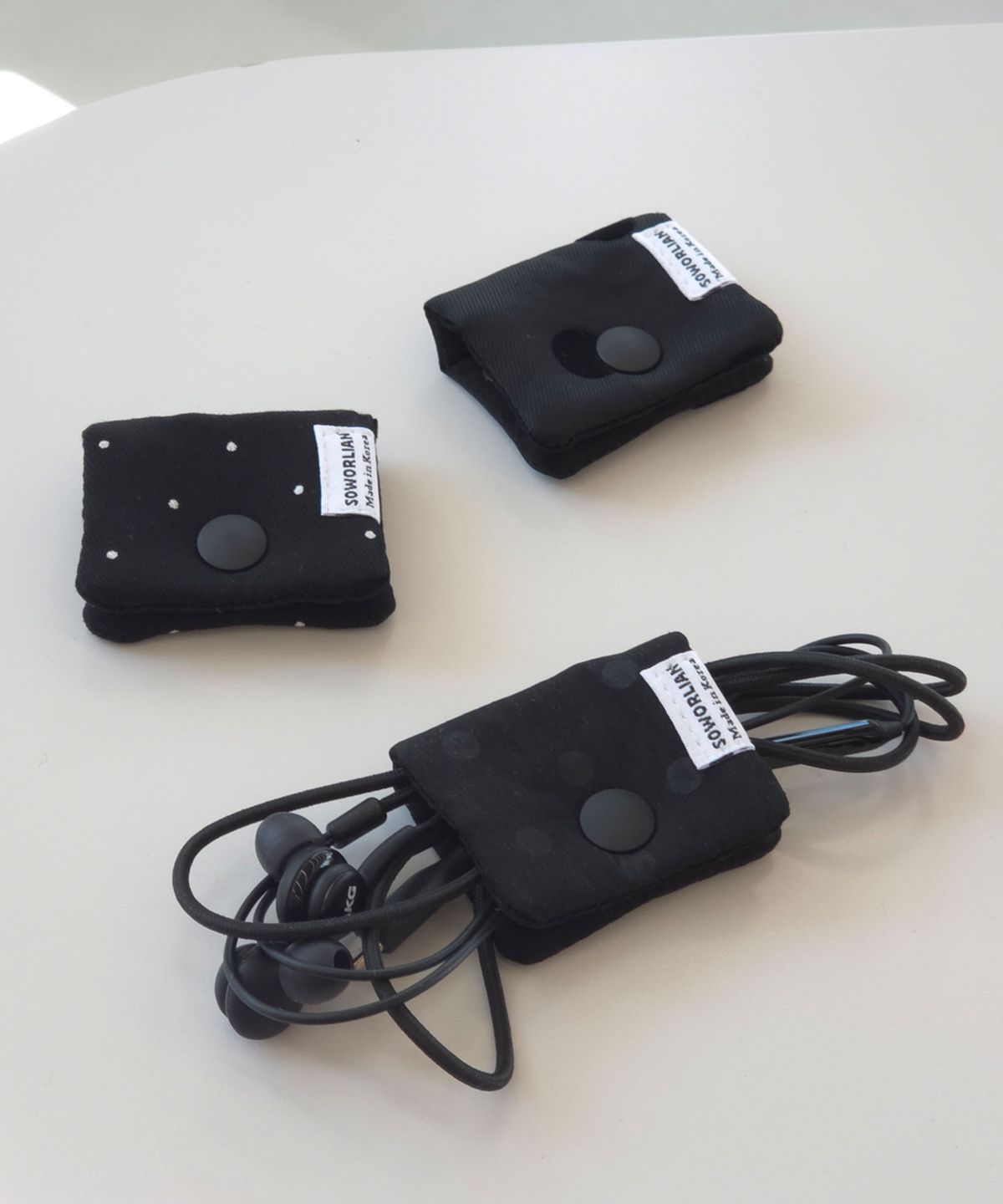 소월리안(SOWORLIAN) 이어폰홀더 Cable Holder_Black Dot