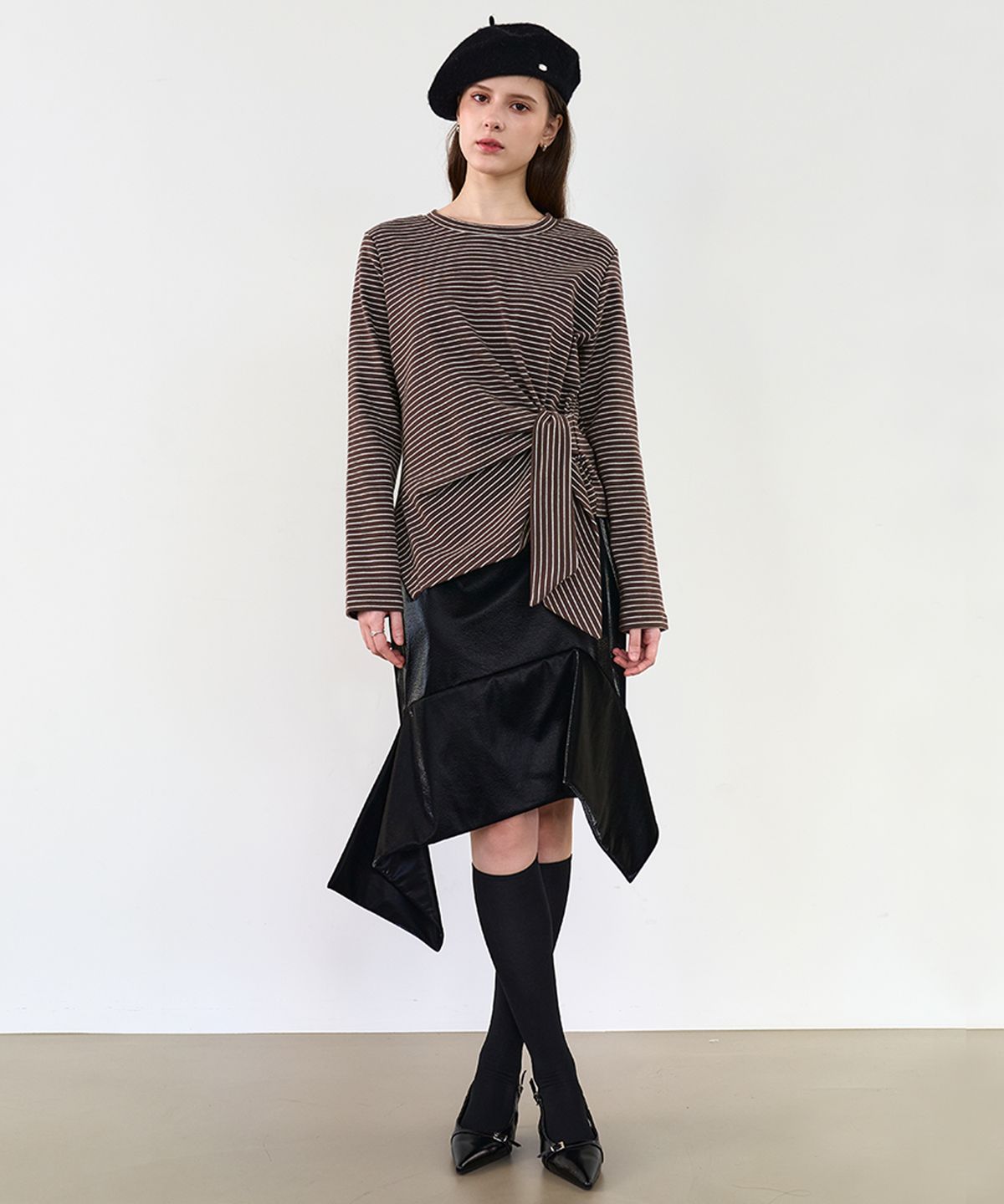 르이엘(LE YIEL) Waist Tie Stripe T-Shirt_Mocha Brown 웨이스트 타이 스트라이프 티셔츠_모카 브라운