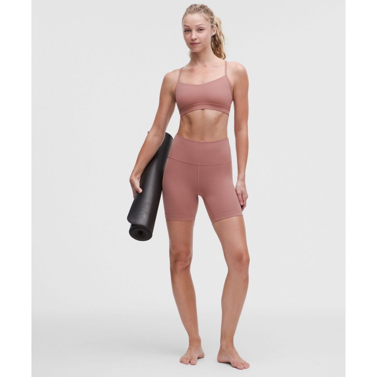 룰루레몬(LULULEMON) 올 잇 테익스 백 루시드 하이라이즈 쇼츠 6inch  TOPK