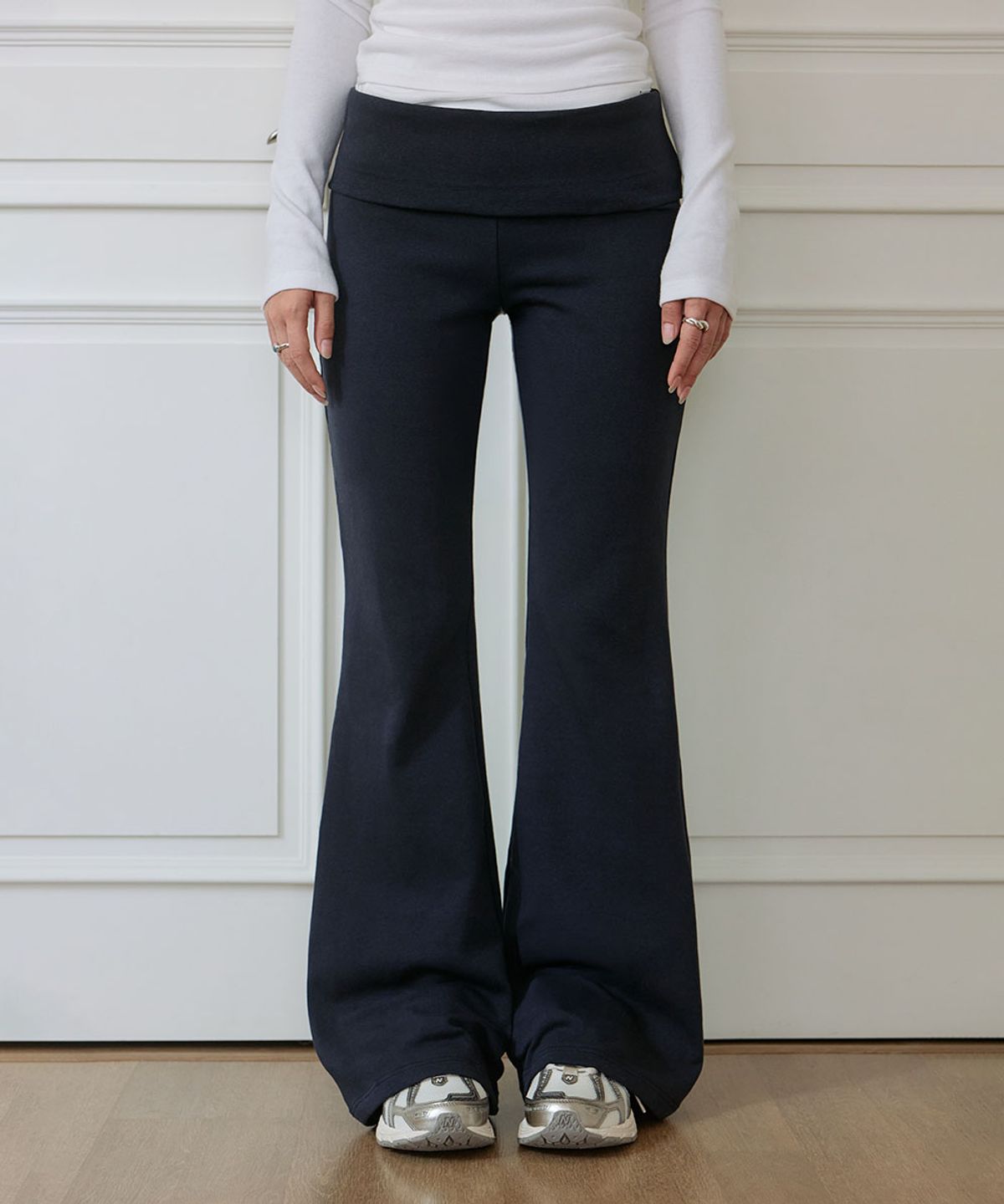 로제프란츠(ROSEFRANTZ) Fold-Over Waistband Flare Pants [Navy]