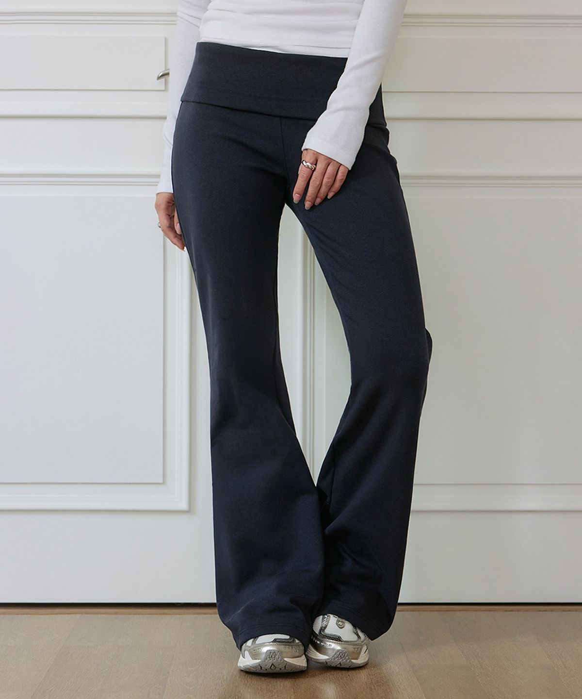 로제프란츠(ROSEFRANTZ) Fold-Over Waistband Flare Pants [Navy]