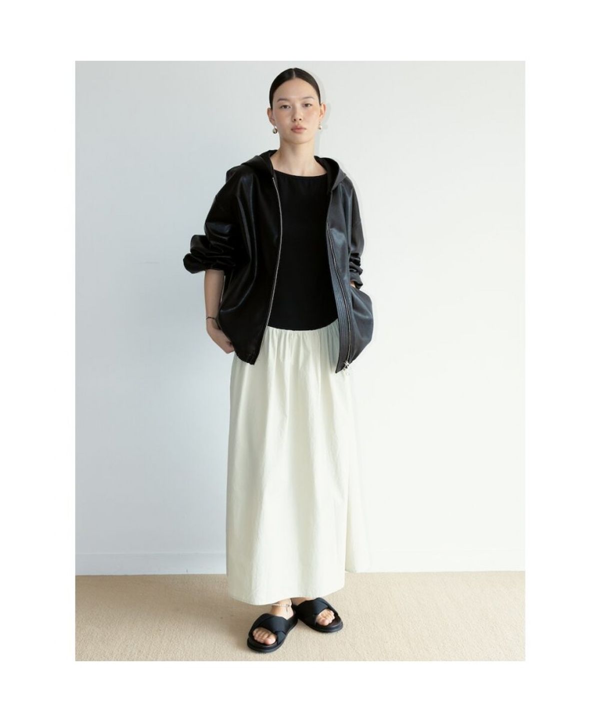 디애퍼처(THE APERTURE) Redford Hoodie Jumper  Black (TA6739A035)
