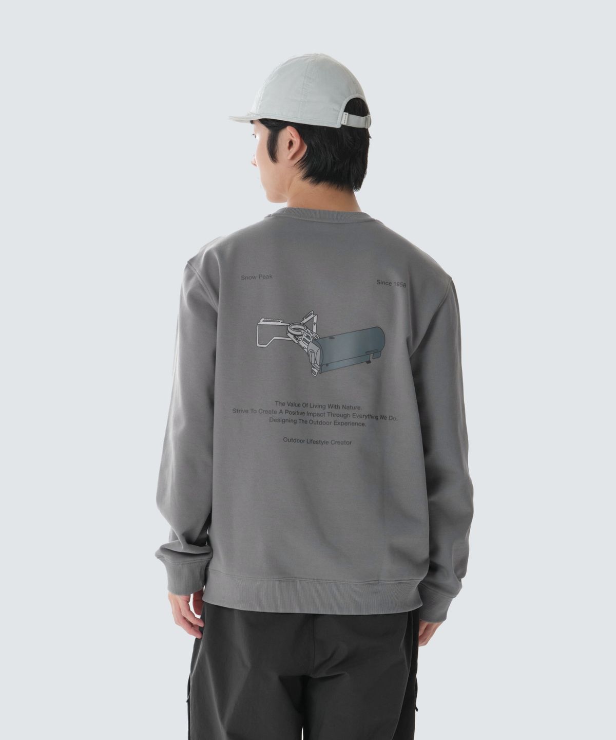 스노우피크 어패럴(SNOWPEAK APPAREL) 약기모 버너 그래픽 맨투맨 (S26WUFHT66) Dark Gray