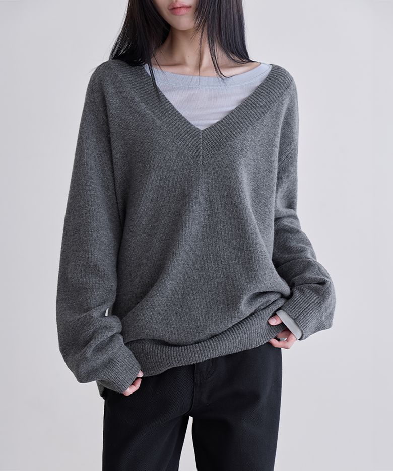 Wool-Blend Relaxed V-Neck Knit, CHARCOAL