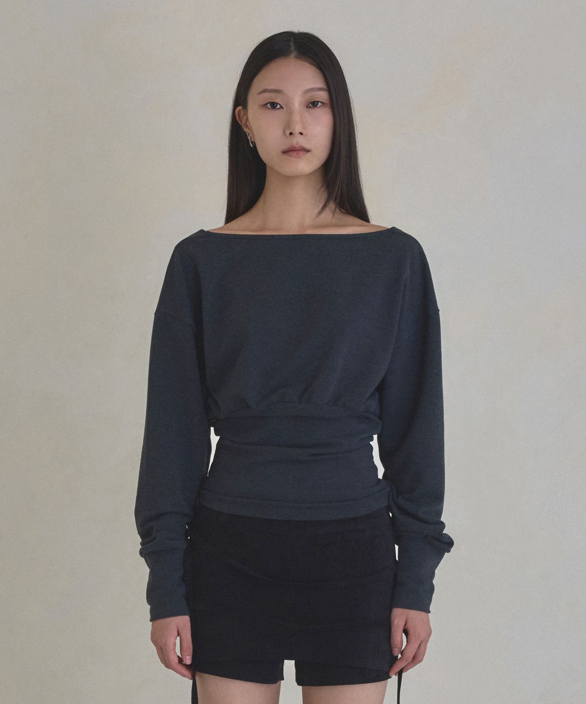 실롯(SEALOT) 2-Way Cowl Neck Long Sleeve Top (Charcoal)