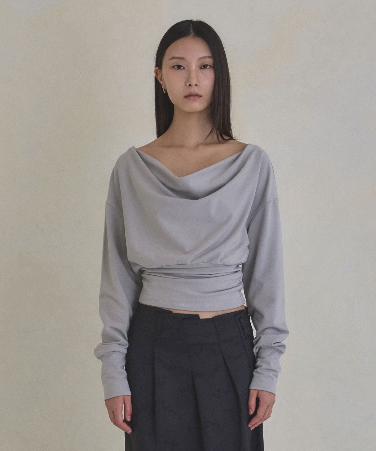 실롯(SEALOT) 2-Way Cowl Neck Long Sleeve Top (Grey)