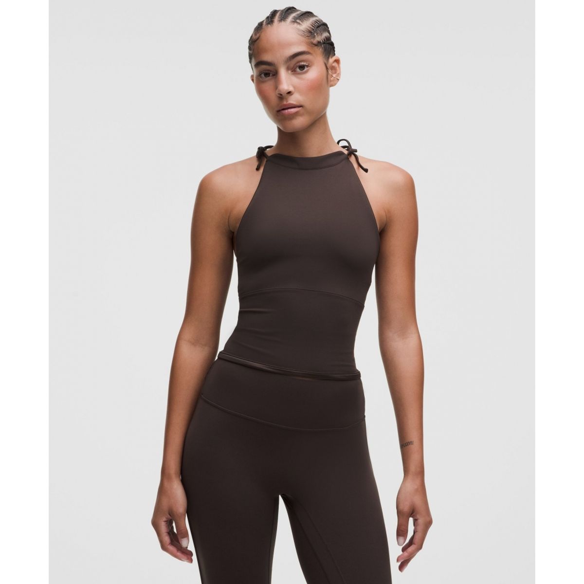 룰루레몬(LULULEMON) Nulu 새티니 트림 타이 디테일 탱크탑 *라이트 서포트, B C컵