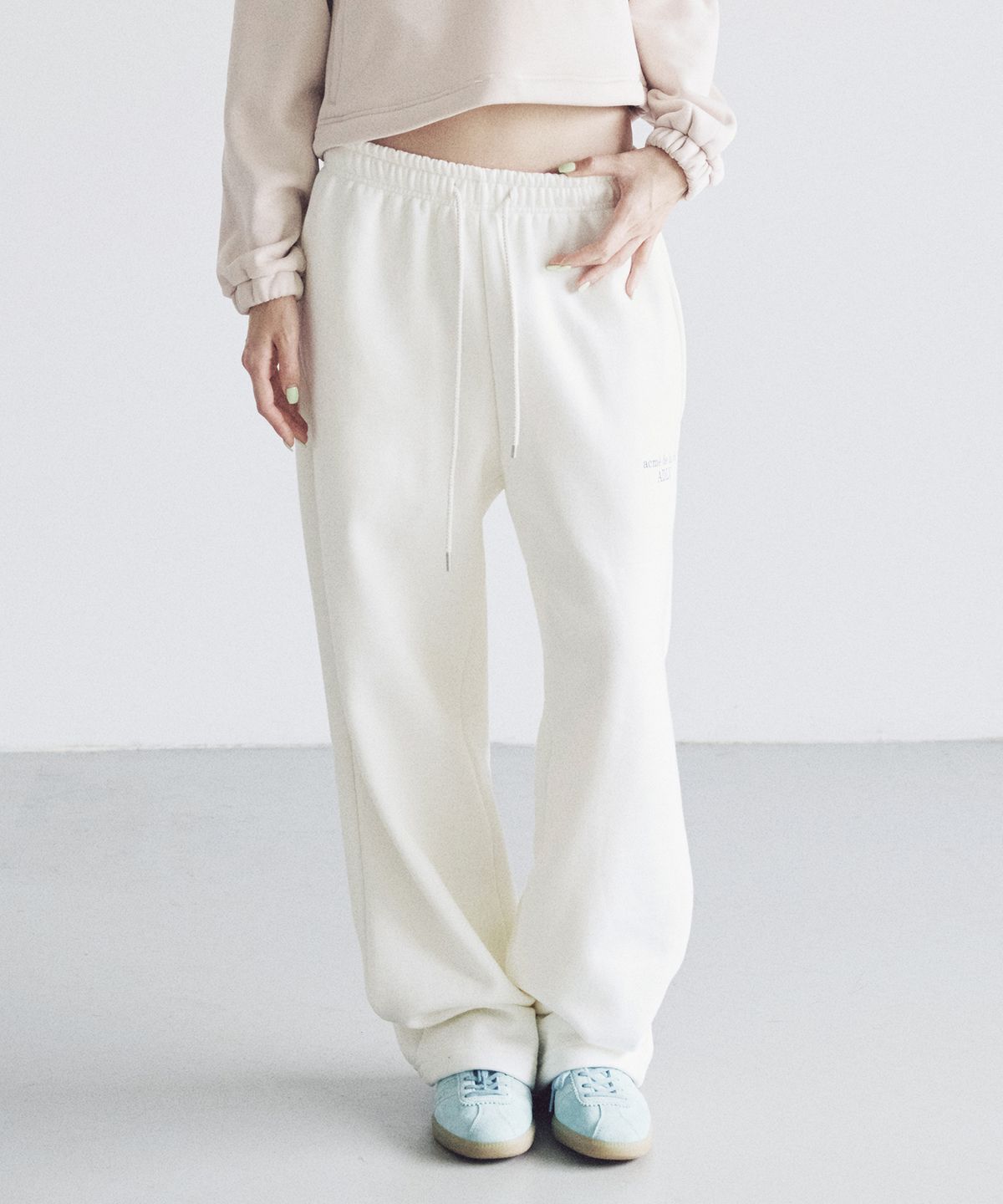 아크메드라비(ACME DE LA VIE) BASIC LOGO NAPPING PANTS SEASON2