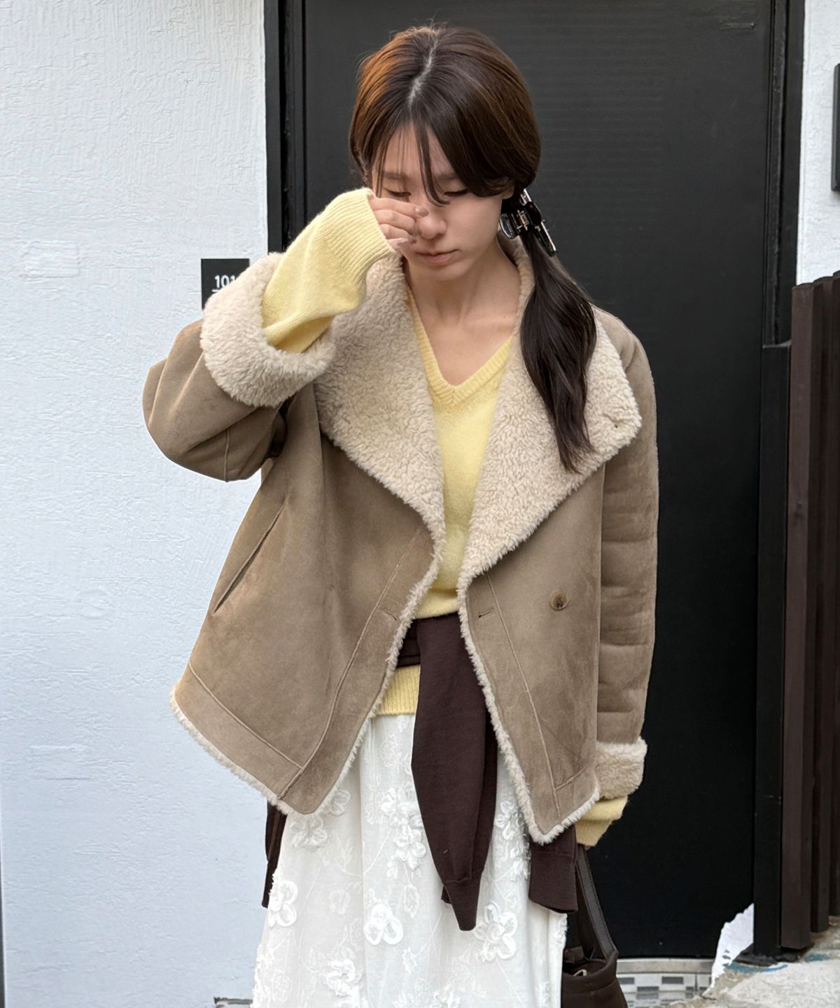 올리브 데 올리브(OLIVE DES OLIVE) 세미 크랍 리버시블 무스탕 OM6WJA770