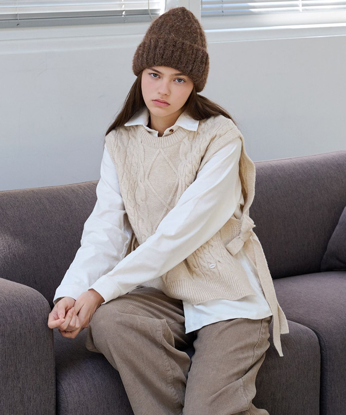 슬로우롤리(SLOWLOLLI) Cable side slit knit vest_4 Colors
