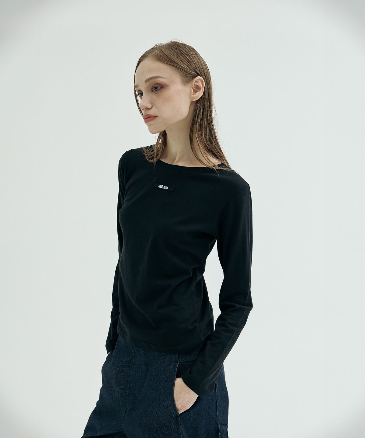 뮤제(MUSEE) MUSEE Vendome Sculpted-Shoulder T-Shirt_Black