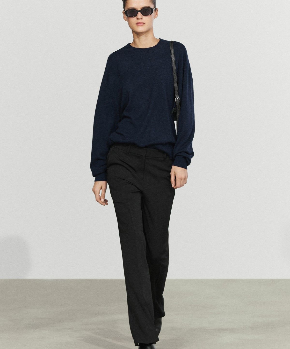 마시모두띠(MASSIMO DUTTI) 울 혼방 스트레치 플레어핏 팬츠