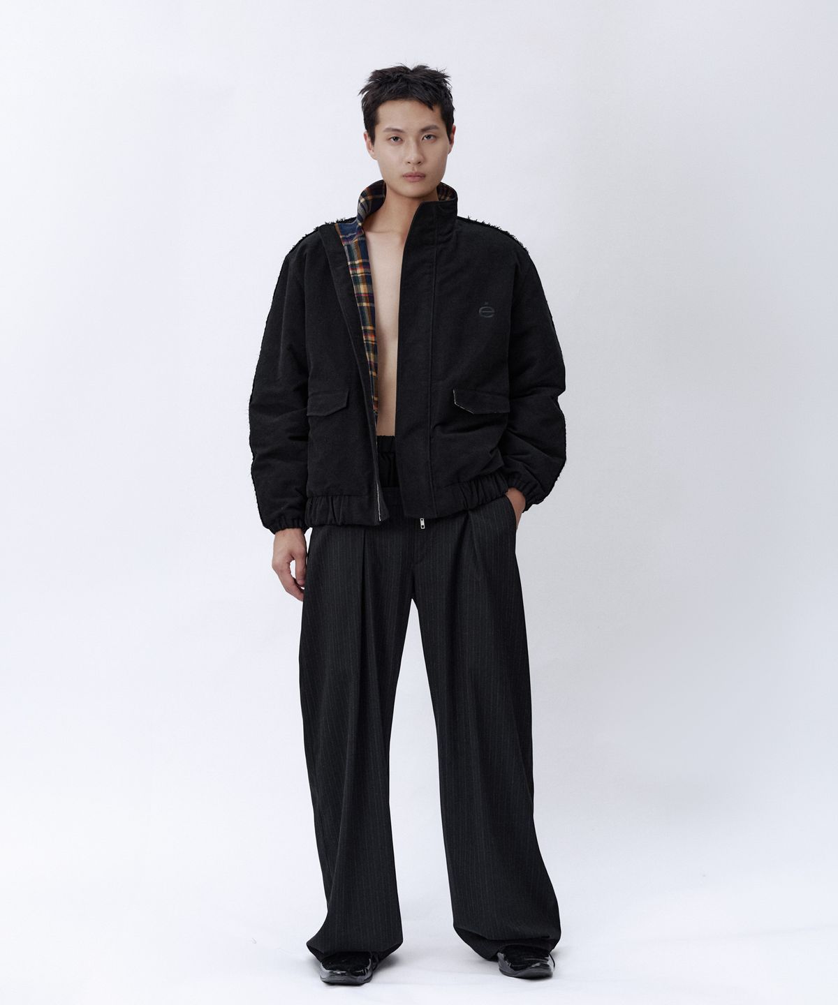 에키에타(EKIETA) Untidy Jacket in Soot