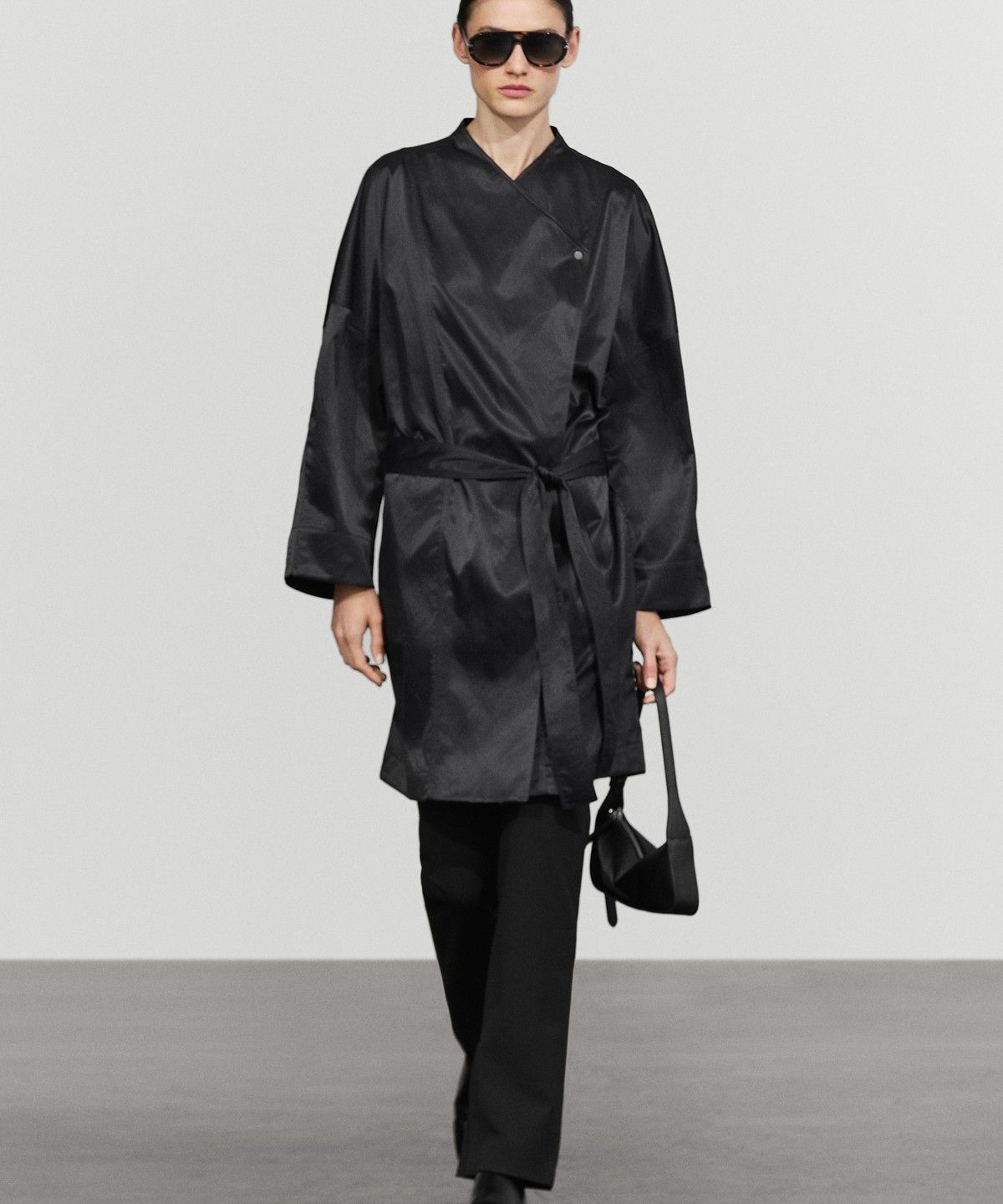 마시모두띠(MASSIMO DUTTI) 스웨이드 플루이드 랩 트렌치 재킷