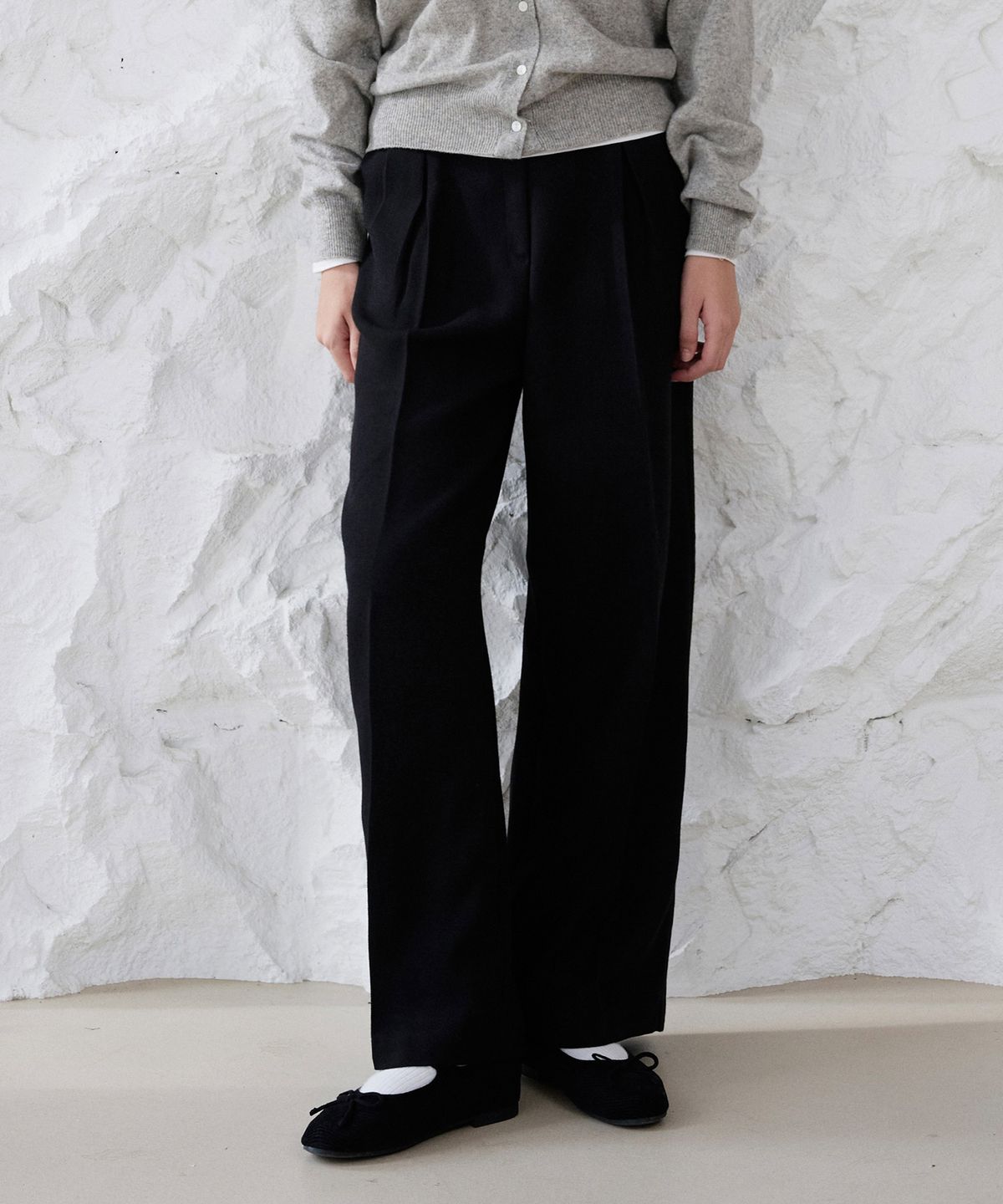 플루나 스튜디오(PLUNASTUDIO) Wool Wide Two-tuck Slacks(Black)