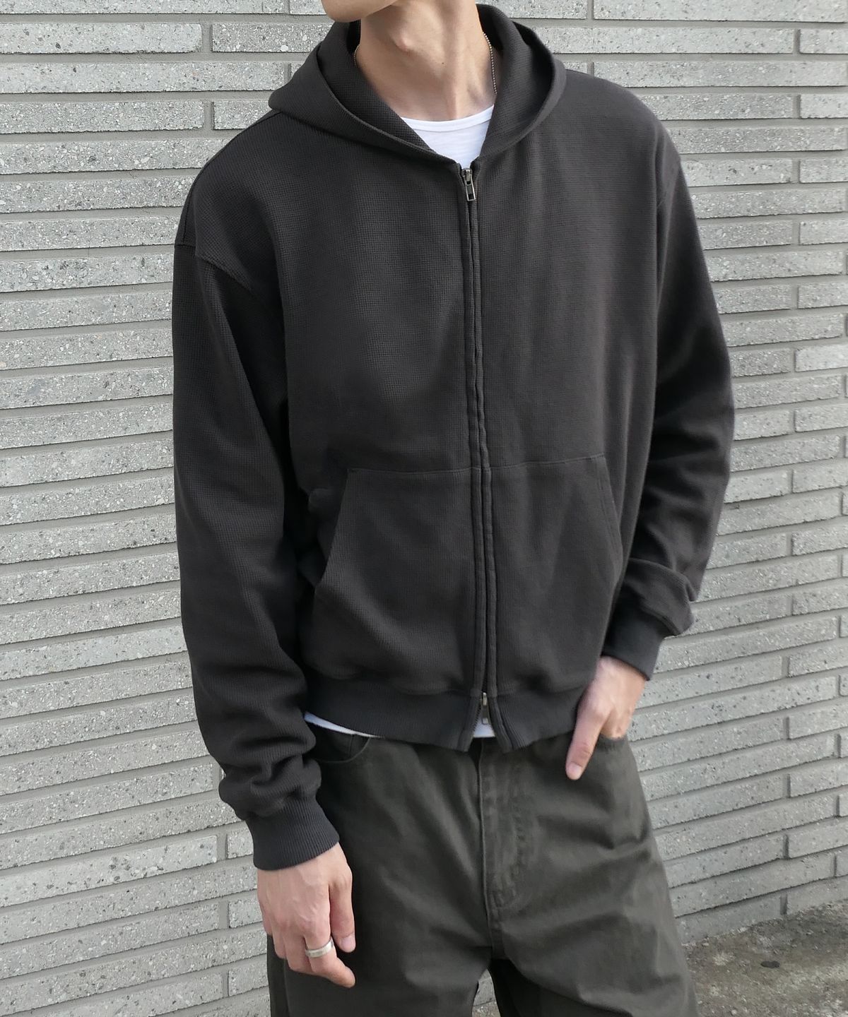 브랜디드(BRANDED) LIGHT WAFFLE HOODIE ZIP-UP [DARK GRAY]