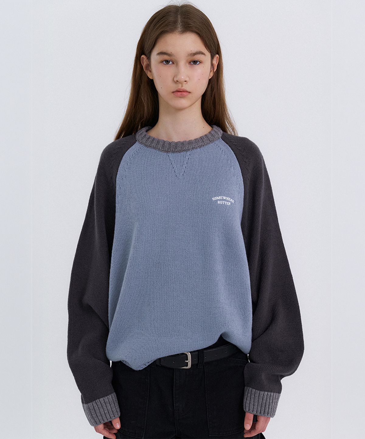 썸웨어버터(SOMEWHEREBUTTER) Alden Wool Raglan Knit - Light Blue(Charcoal)