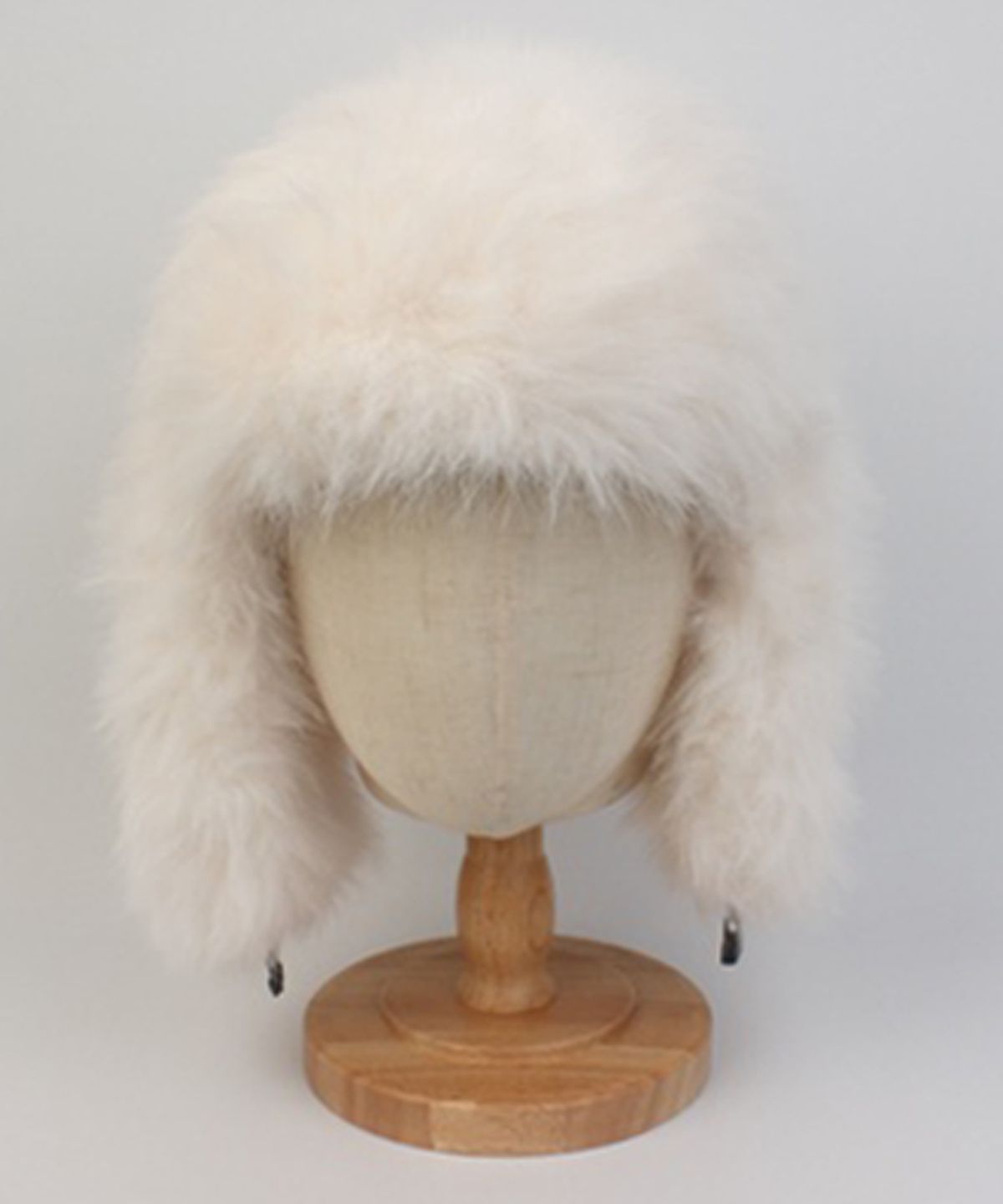 유니버셜 케미스트리(UNIVERSAL CHEMISTRY) Wild Fur White Aviator Hat 귀달이모자