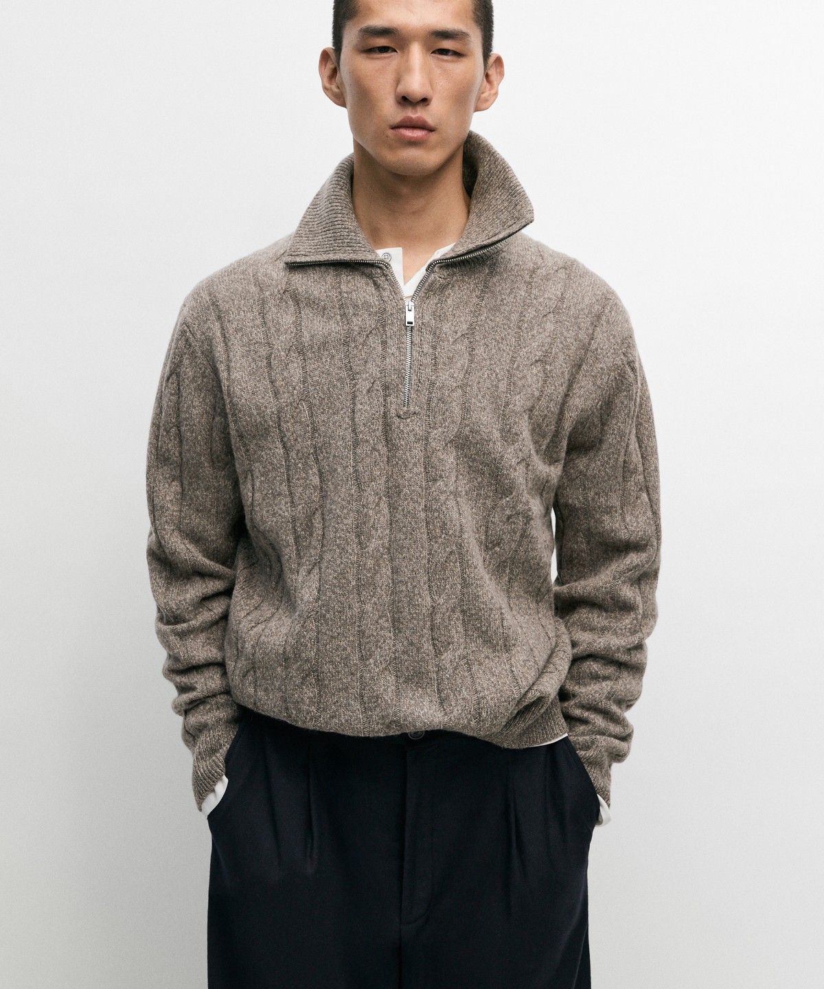 마시모두띠(MASSIMO DUTTI) 100% 울 케이블 니트 스웨터