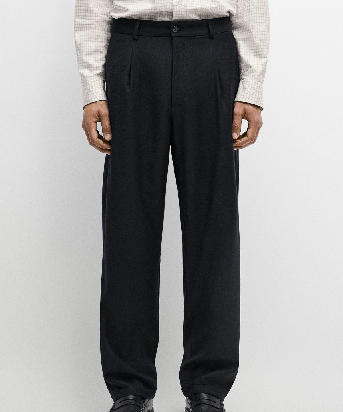 마시모두띠(MASSIMO DUTTI) 100% 울 스웨이드 릴랙스 핏 팬츠