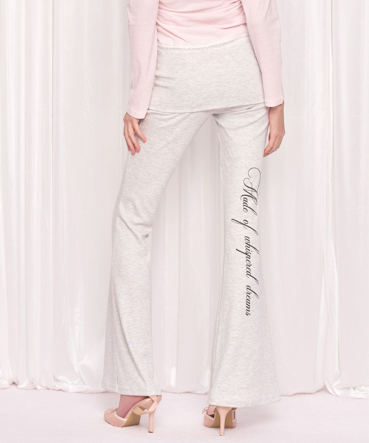 위스페어리(WHISFAIRY) Letter Fold Flare Pants - LIGHT GRAY