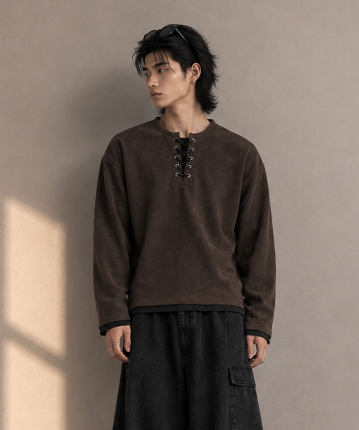 무건(MUGON) 렌카 레이스업 레이어드 롱슬리브 _ 브라운