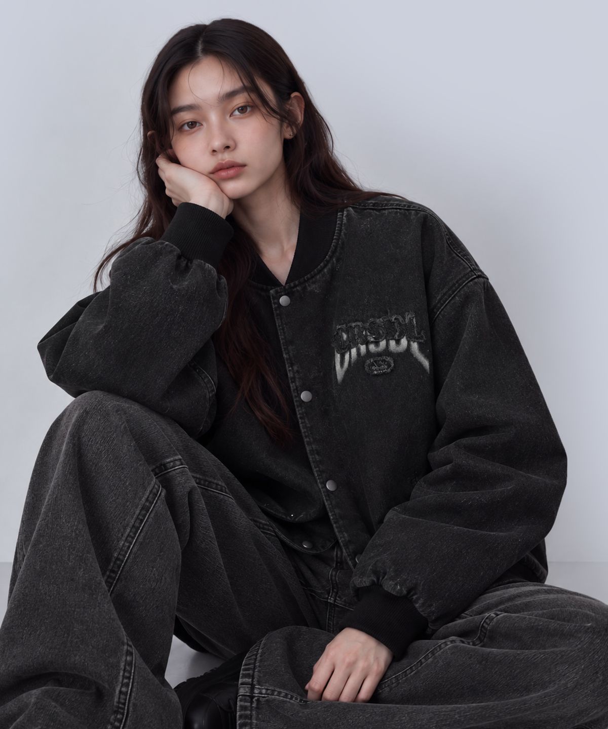 크림소다랩(CREAM SODA LAB) 스머지 패치워크 스타디움 자켓 블랙