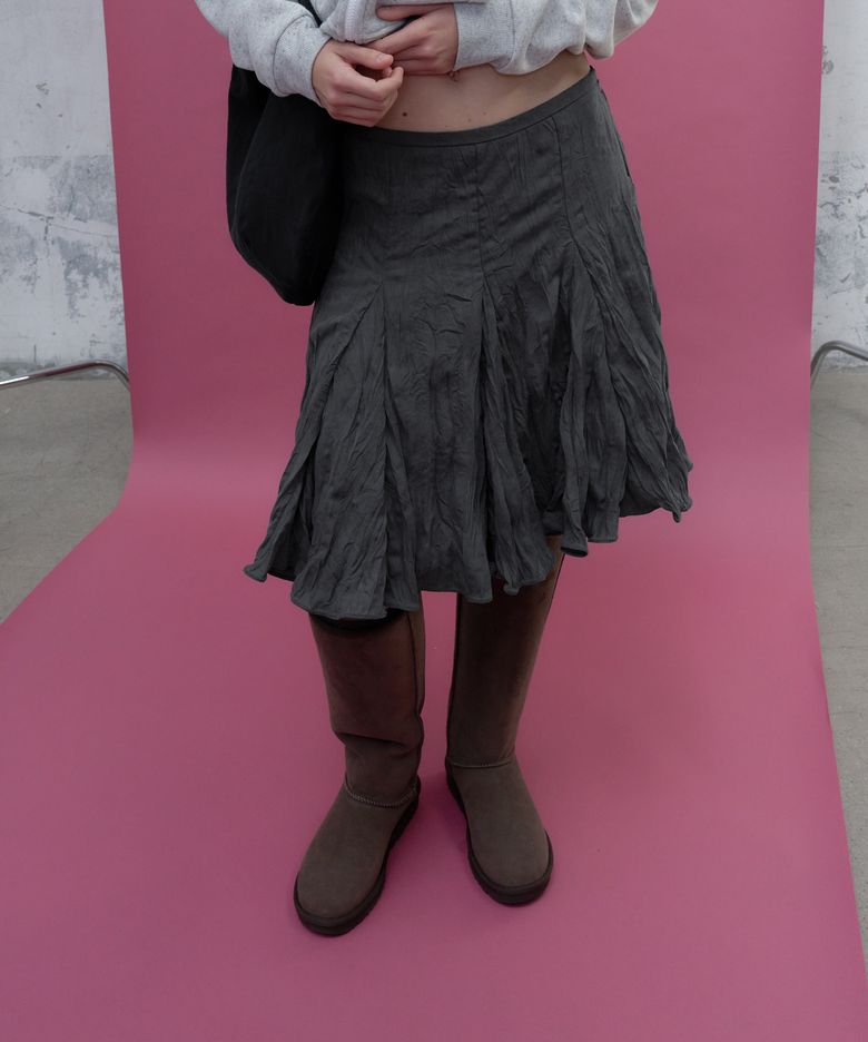 Suede crinkle skirt - charcoal