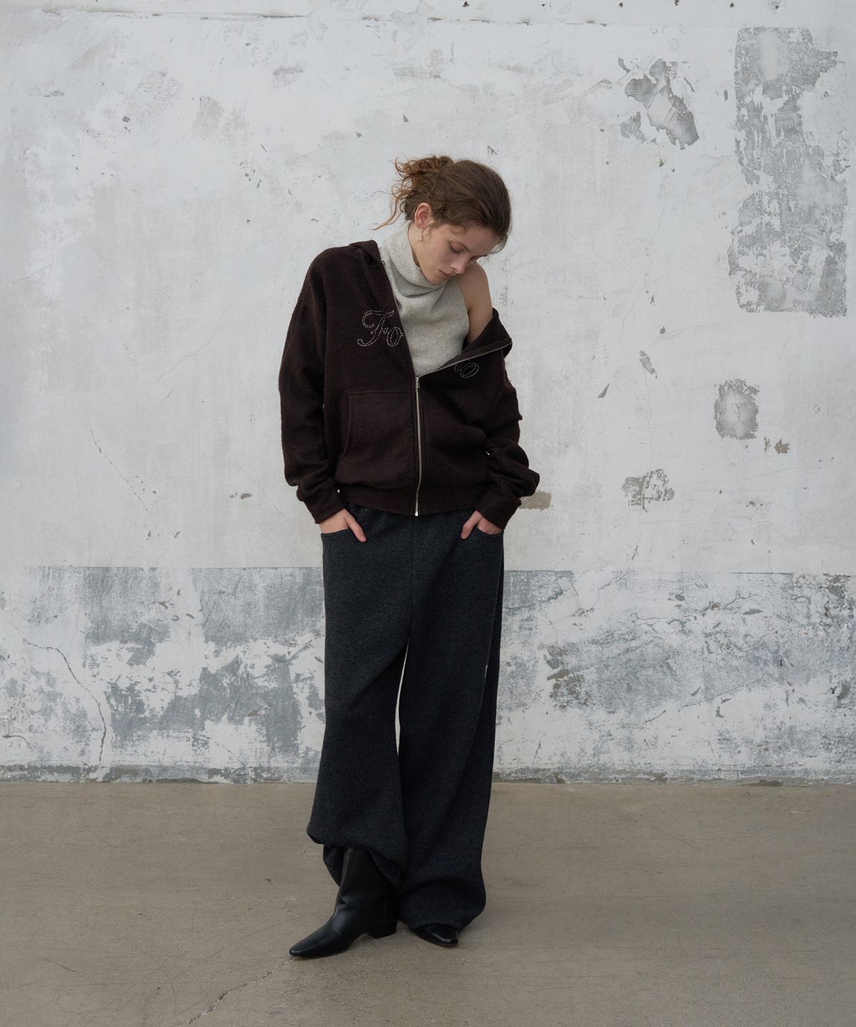 포에토(FOETO) Wool easy straight pants - dark charcoal