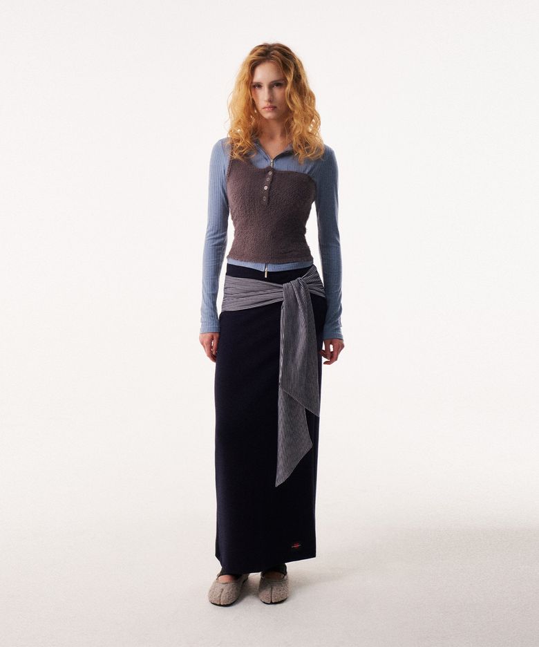 [W] REC SLIT LONG SKIRT [NAVY]