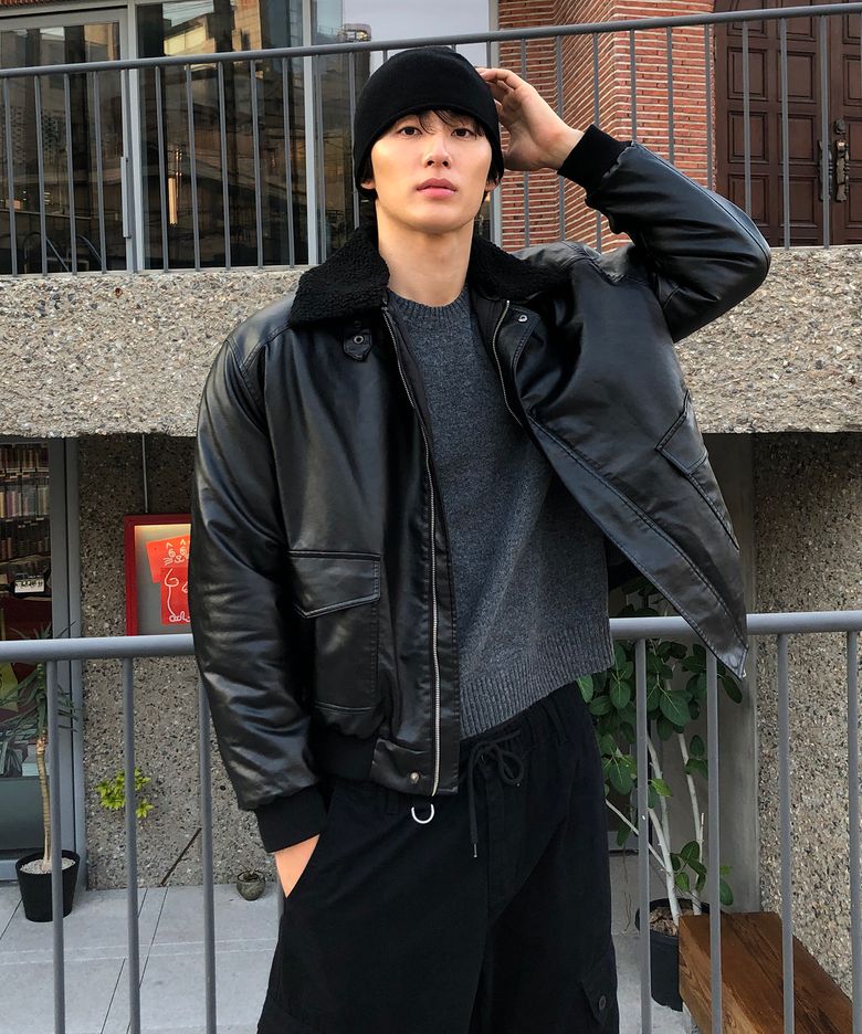 A-2 레더 무스탕_BLACK
