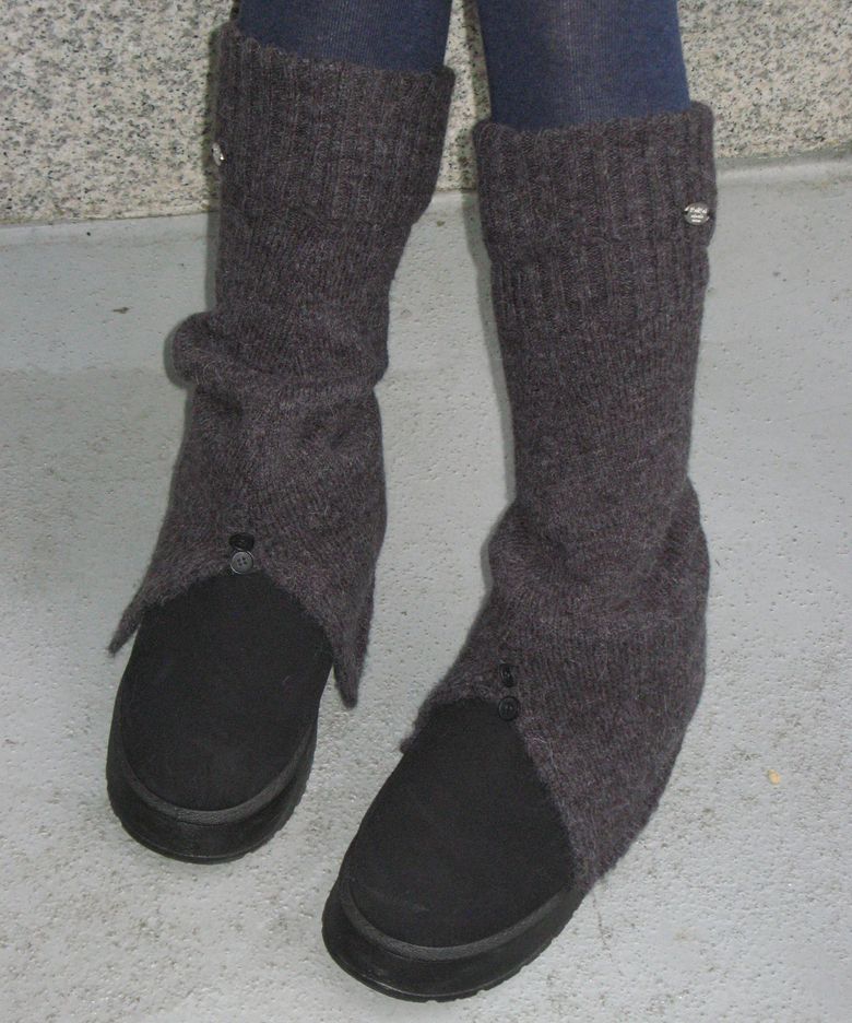 FOLDING KNIT LEG WARMERS CHARCOAL