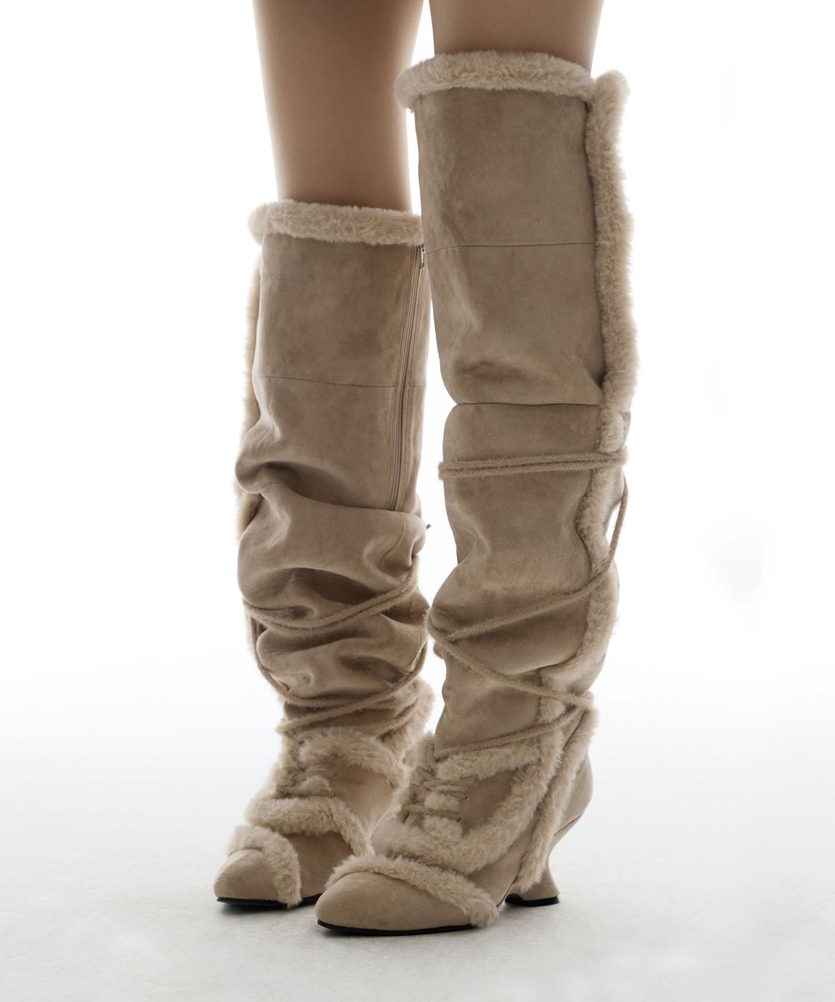 오호스(OJOS) Asym Shearling Wedge Boot / Beige