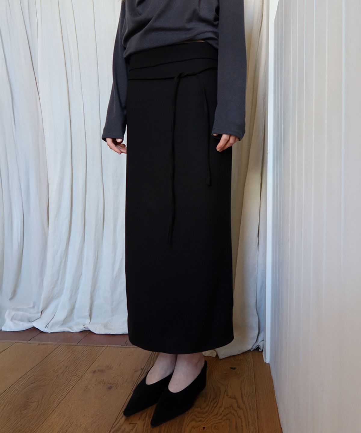 페르브(FERV) Wool Folded Panel Maxi Skirt - Black