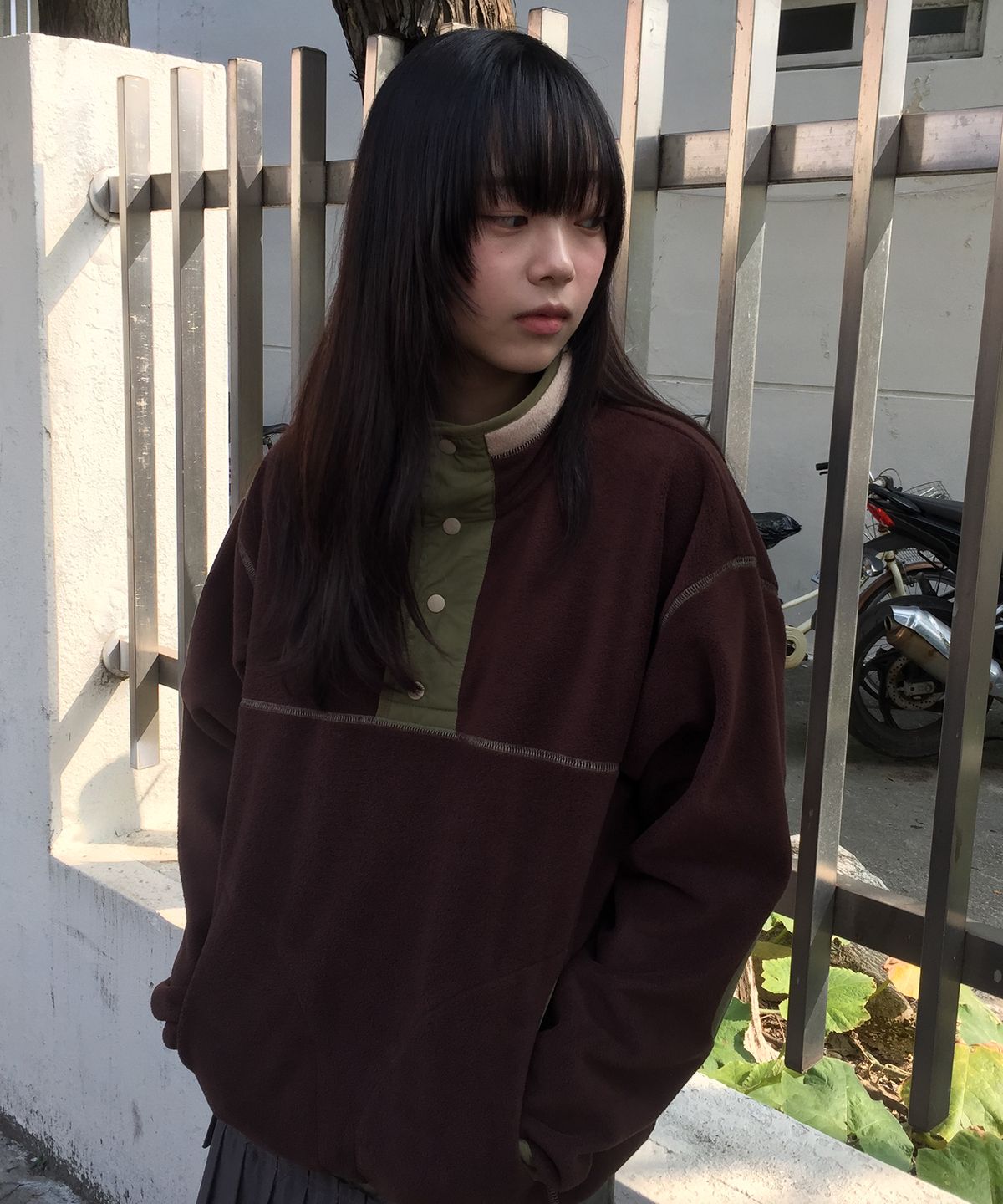 나이스고스트클럽(NICEGHOSTCLUB) FLEECE HALF SNAP PULLOVER_BROWN(NG2GFUB960A)