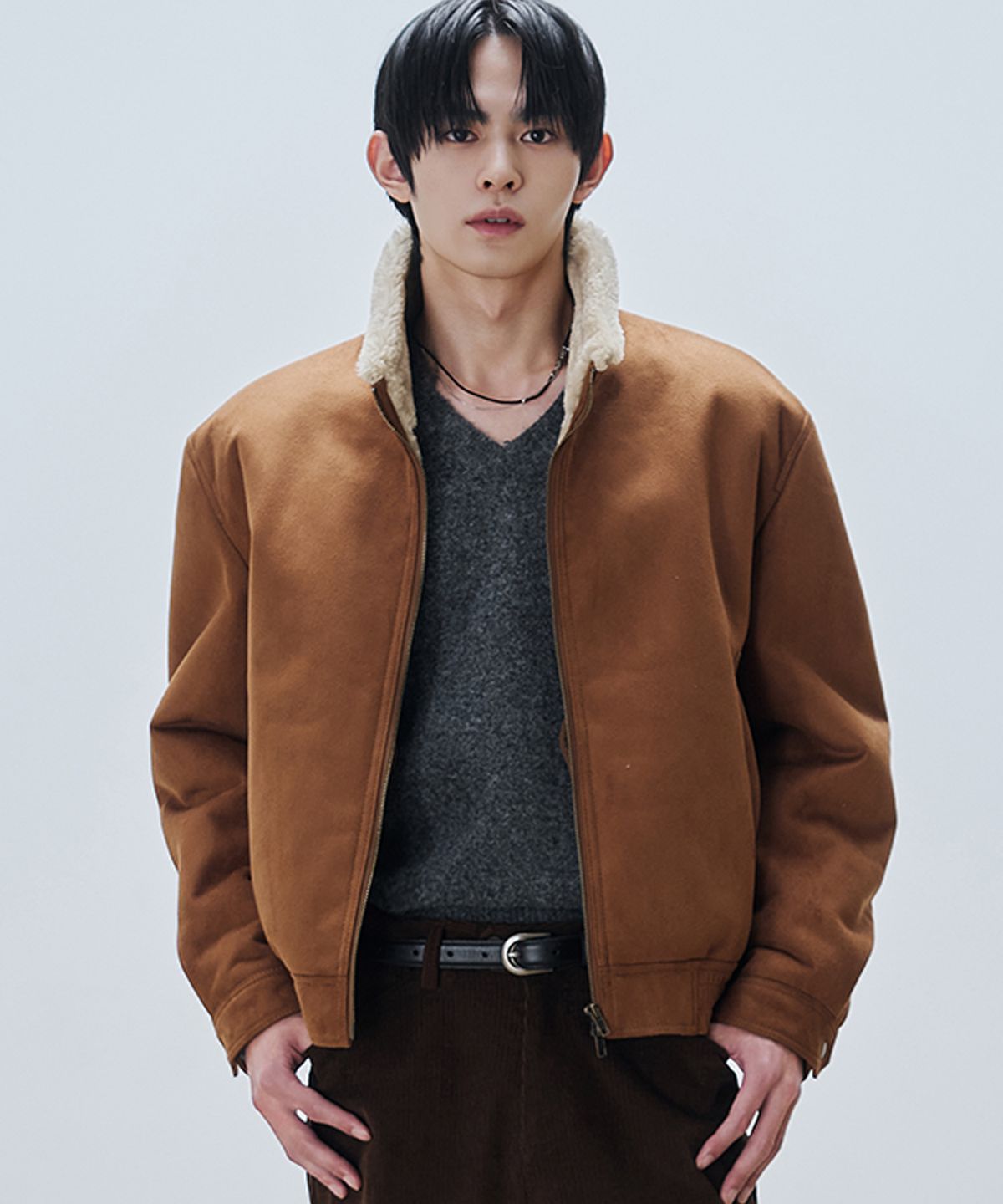 드로우핏(DRAW FIT) 듀크 하이넥 스웨이드 무톤 자켓 [CAMEL]