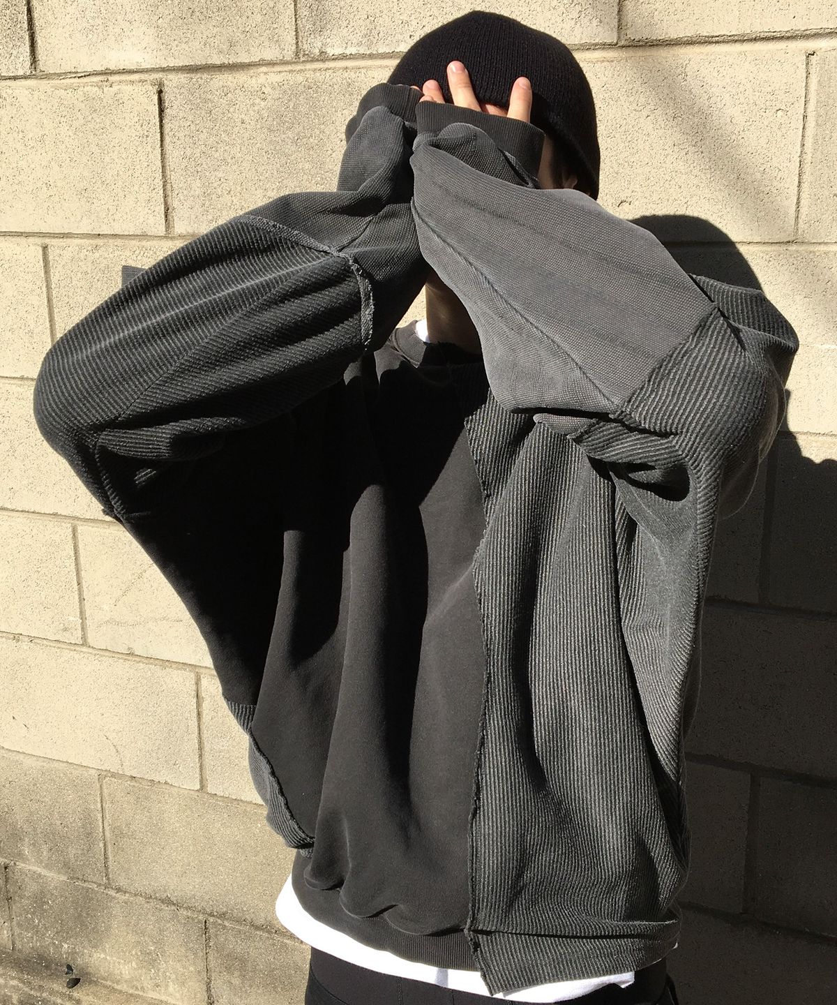 아조바이아조(AJOBYAJO) [KOIN] Pigment Triple Terry Sweatshirt [CHARCOAL]