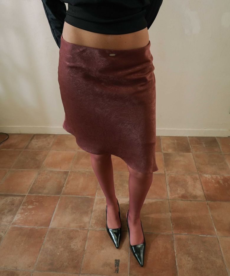Crease satin midi skirt Burgundy